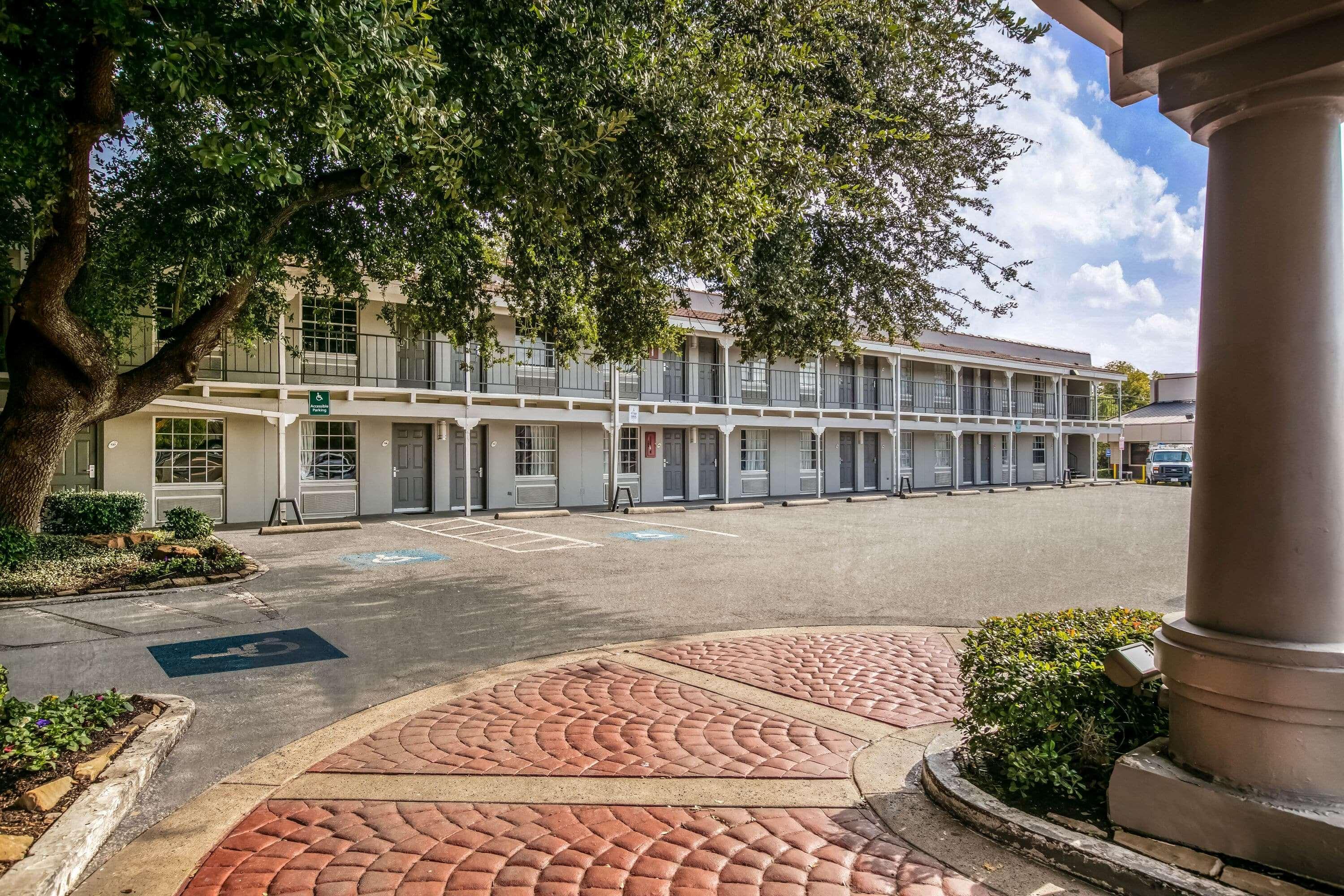 La Quinta Inn By Wyndham Dallas Uptown Ngoại thất bức ảnh