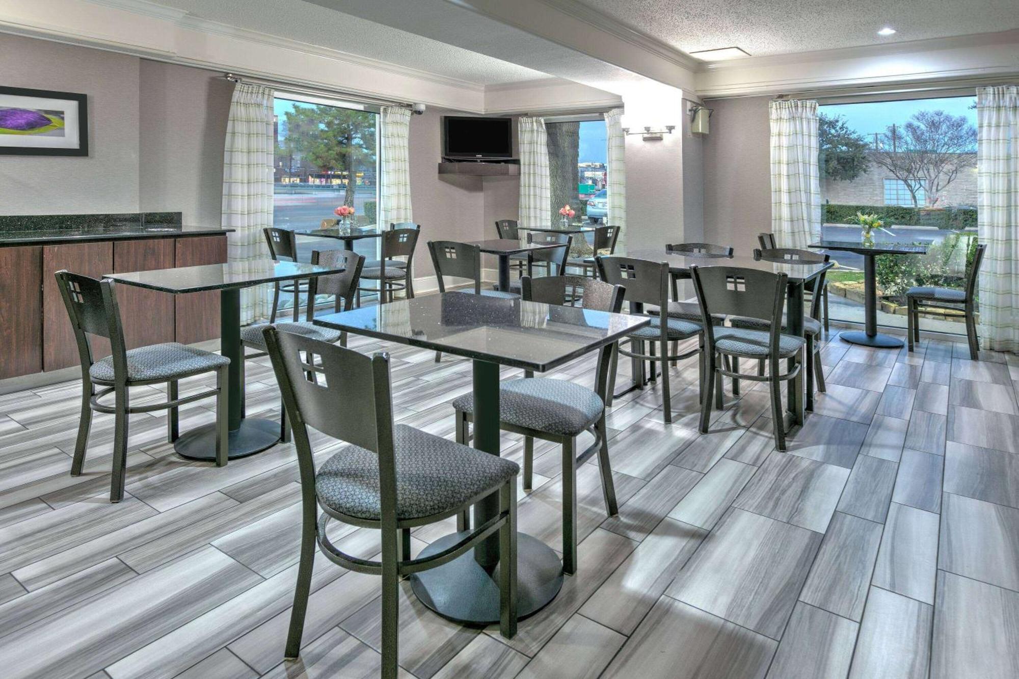 La Quinta Inn By Wyndham Dallas Uptown Ngoại thất bức ảnh