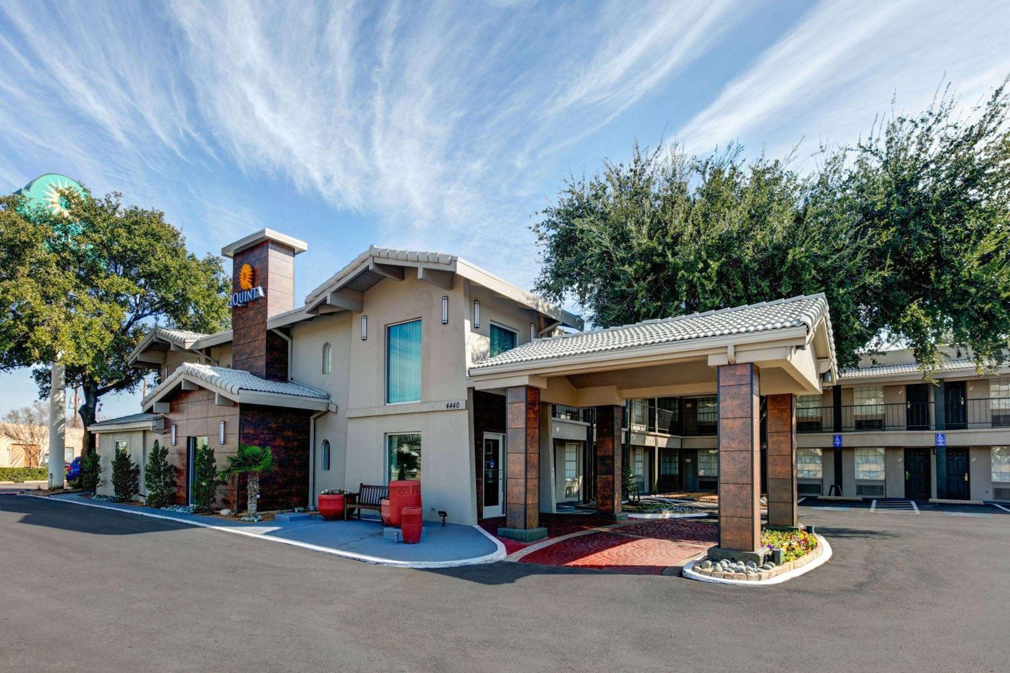 La Quinta Inn By Wyndham Dallas Uptown Ngoại thất bức ảnh