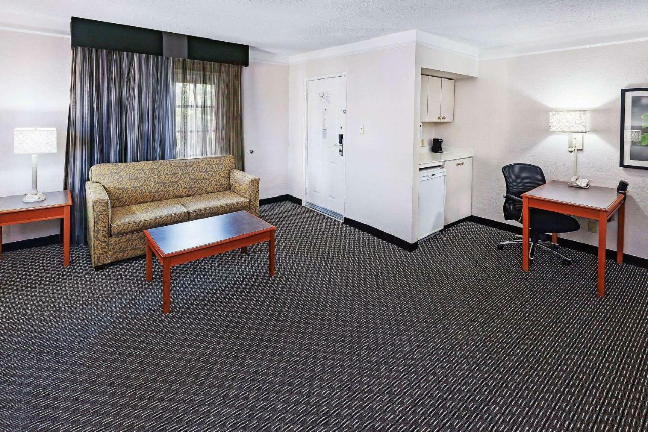 La Quinta Inn By Wyndham Dallas Uptown Ngoại thất bức ảnh
